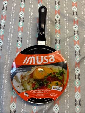 📍NWT IMUSA Nonstick Egg Pan with Handle